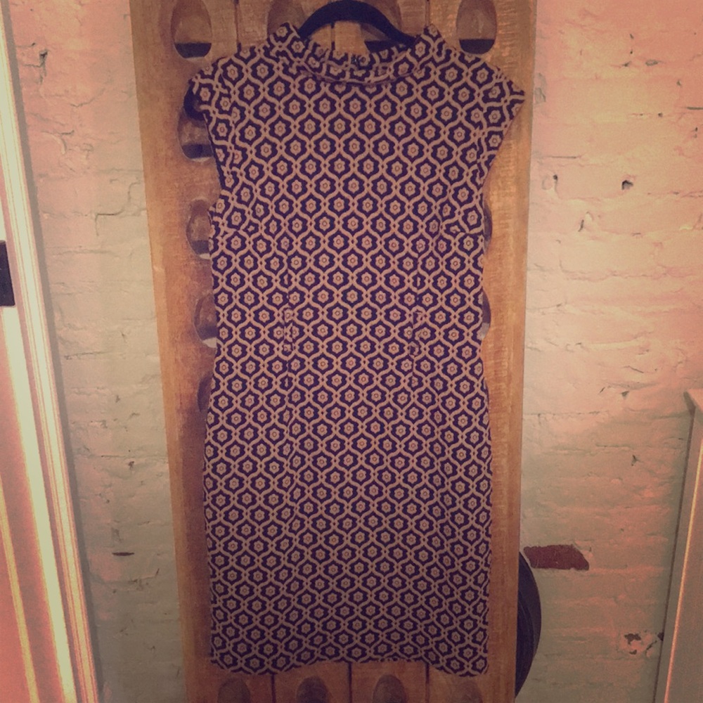 Beige and black geometric cap sleeve dress